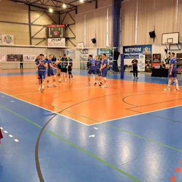METPRIM Volley Radomsko wciąż w grze o II ligę siatkówki