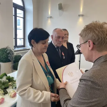 Razem przez pół wieku. Medale trafiły do dziesięciu par