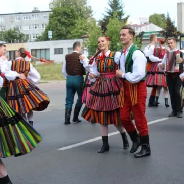 Kolorowa parada artystów z Cypru, Ukrainy i Polski