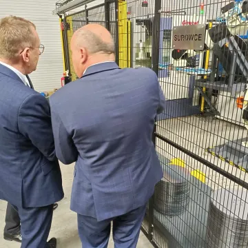 Minister Rolnictwa Robert Telus z wizytą w firmie Agro-Masz