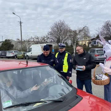 Świąteczny czas i większa czujność. Funkcjonariusze przypominali o bezpieczeństwie