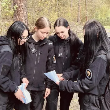 Manewry klas mundurowych ZSP 1 w Radomsku