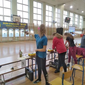 Strzeleckie sukcesy zawodników OKSS „10-tka”