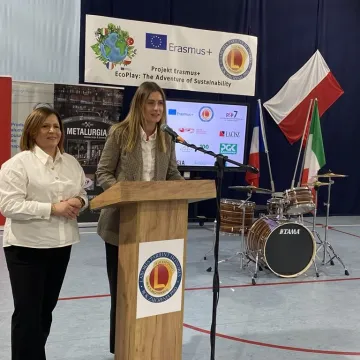 Certyfikaty wręczone, krakowiak zatańczony. Projekt Erasmus w 2 LO podsumowany