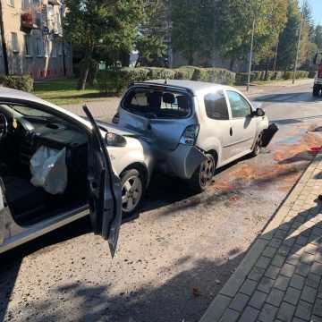 [WIDEO] Trzy samochody zderzyły się na ul. 11 Listopada w Radomsku