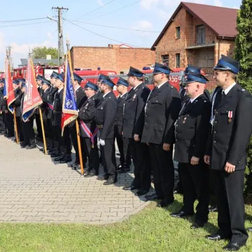 Druhowie z OSP Stobiecko Miejskie bogatsi o nowy wóz
