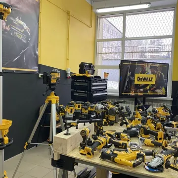 Akademia DeWalt w „Mechaniku”. Prestiżowy program tylko dla 10 szkół w kraju
