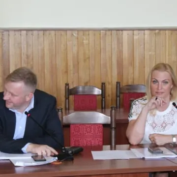 Sprawdzili jak wyglądają place zabaw w Radomsku