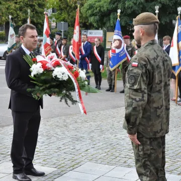W Radomsku upamiętniono 77. rocznicę utworzenia KWP
