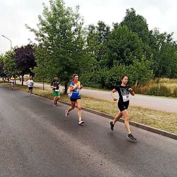 Ponad setka biegaczy stanęła na starcie biegu ulicznego w Radomsku
