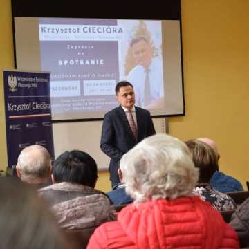 Wiceminister Krzysztof Ciecióra rozmawia o regionie