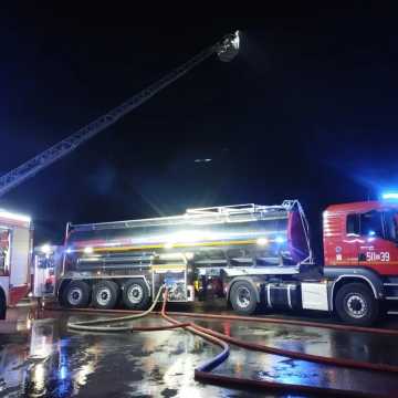 [WIDEO] 200 m² składowiska odpadów objęte pożarem w Płoszowie