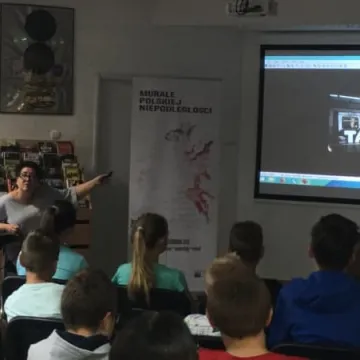 O street arcie w bibliotece