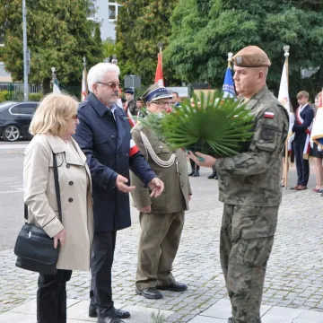 W Radomsku upamiętniono 77. rocznicę utworzenia KWP