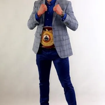 Boks kształtuje charakter. Wywiad z Robertem Parzęczewskim