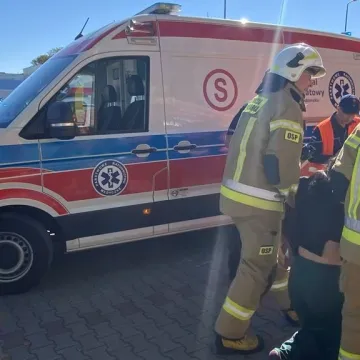 Ewakuacja ZSP 1 w Radomsku. Był pożar, strzały i osoby ranne