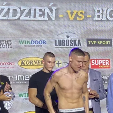 Ceremonia ważenia zawodników przed galą Korner Radomsko Boxing Night