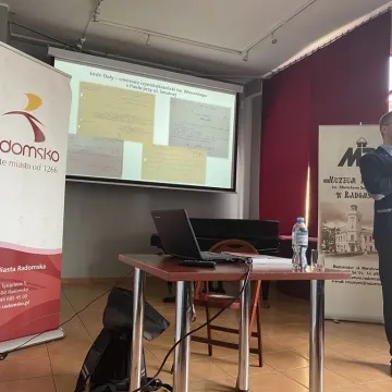 [WIDEO] Poszukiwania szczątków kapitana Stanisława Sojczyńskiego-Warszyca. Wykład dr Krzysztofa Latochy w Muzeum Regionalnym w Radomsku