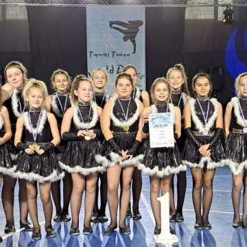 Sześć występów i sześć medali Akademii Tańca i Sportu „Mass-Team”