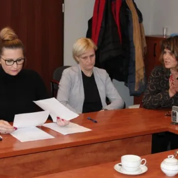 Dzwon zamiast butelkomatu?