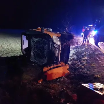 Samochód wpadł w poślizg