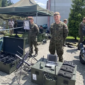 Symulacja wypadku i zarządzanie kryzysowe. Trening 9. Łódzkiej Brygady OT w Radomsku