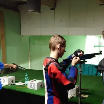 8 medali dla pistoleciarzy z OKSS „10-tka”