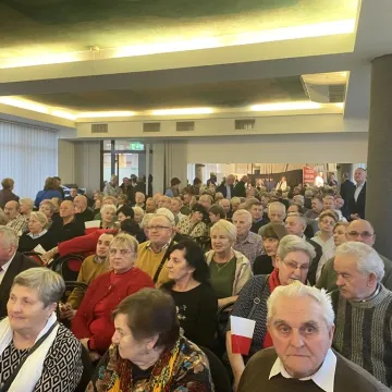 Tłumy na spotkaniu z Przemysławem Czarnkiem w Radomsku