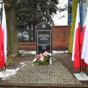 Oddano hołd ofiarom Holokaustu w Radomsku