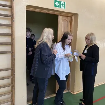 Polski na pierwszy ogień. Ósmoklasiści zaczynają egzaminy