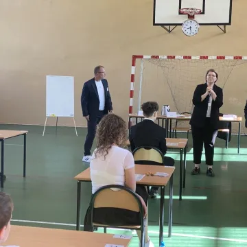 Polski na pierwszy ogień. Ósmoklasiści zaczynają egzaminy