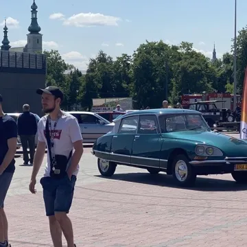 Auto - Moto Weteran 6.  W Radomsku zaparkowały motoryzacyjne legendy