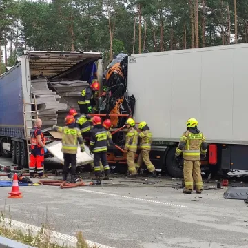 Jedna ofiara śmiertelna po zderzeniu czterech ciężarówek na autostradzie  A1