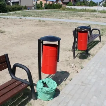 Sprawdzili jak wyglądają place zabaw w Radomsku