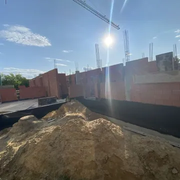 Geriatria rośnie w oczach. Sprawdziliśmy postęp prac przy radomszczańskim szpitalu