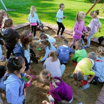 Świętowanie Dnia Pieczonego Ziemniaka w przedszkolu nr 10
