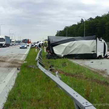 Wypadek na A1 w gminie Ładzice. Zderzyły się dwa pojazdy