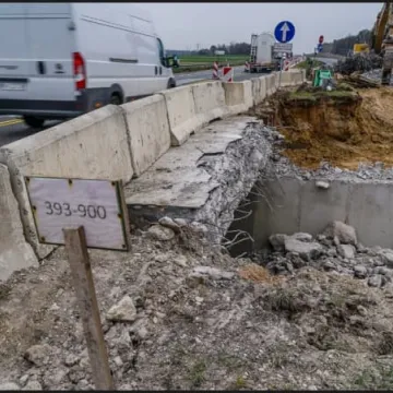 Budowa A1. Postęp prac przy odc. Radomsko - granica województwa 