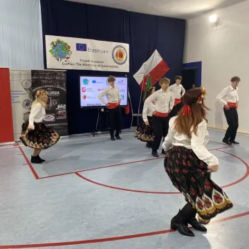 Certyfikaty wręczone, krakowiak zatańczony. Projekt Erasmus w 2 LO podsumowany