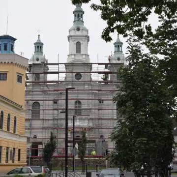 Kościelne wieże w renowacji