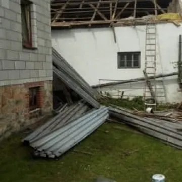 Zerwane dachy w Tarasie