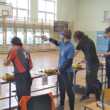 Strzeleckie sukcesy zawodników OKSS „10-tka”