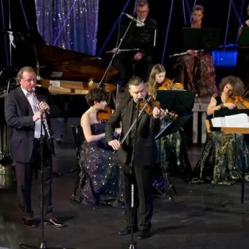  Żeńska Orkiestra Salonowa dla babci i dziadka