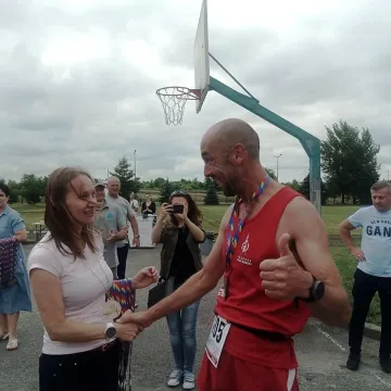 Ponad setka biegaczy stanęła na starcie biegu ulicznego w Radomsku