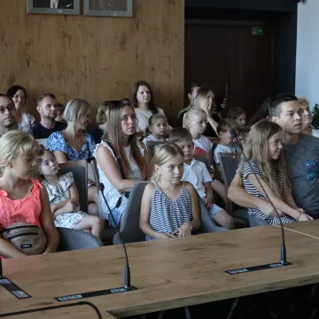 „Energetyczne Tornistry” trafiły do pierwszoklasistów z Radomska