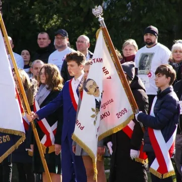 Cześć i chwała bohaterom!