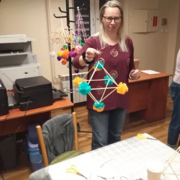 Pisanki i pająki ludowe ożywiły tradycję w Gidlach