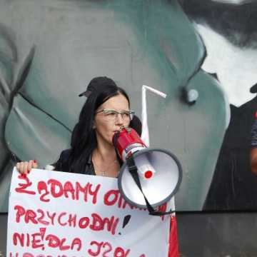 Marsz Wolności w Radomsku: mandaty za łamanie obostrzeń, jedna osoba zatrzymana przez policję