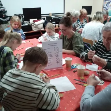 Pisanki i pająki ludowe ożywiły tradycję w Gidlach