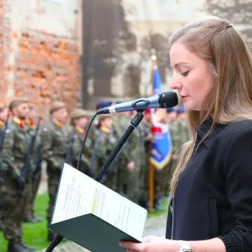 W Radomsku oddano hołd bohaterom. Był apel i salwa honorowa